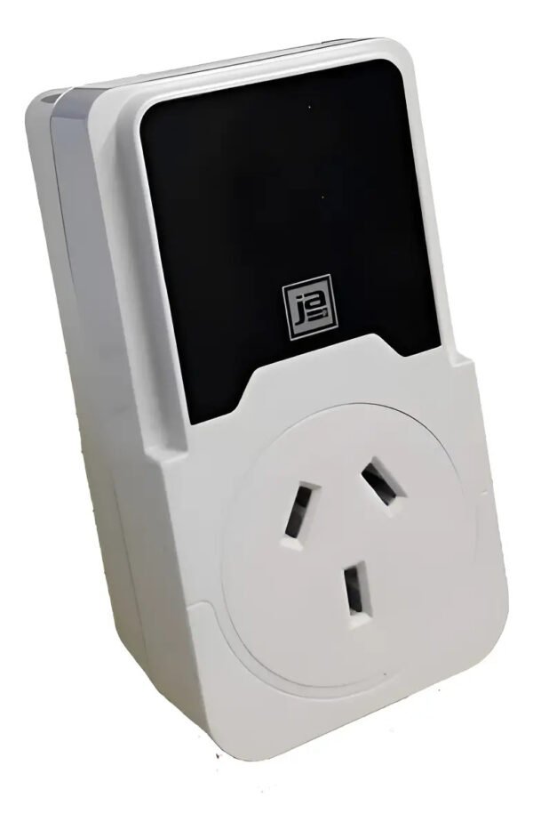 Protector Voltaje De Tensión Enchufable 10amp Digital Regul Blanco